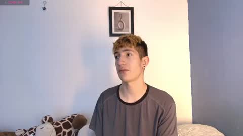 Snapshot of erik_golden_ chatting on July 3, 2026, 9:10 pm I am Erik online show from July 3, 2026, 9:10 pm
