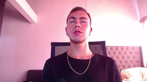 Snapshot of erik_rodriguez chatting on January 15, 2026, 2:43 pm Erik rodriguez online show from January 15, 2026, 2:43 pm