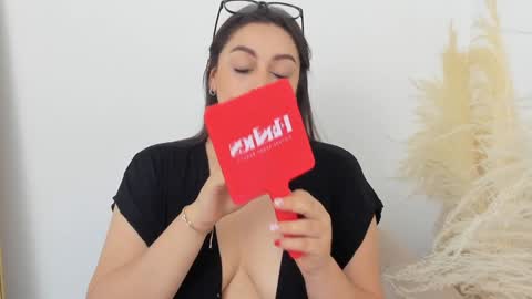 Erika Mendez online show from December 3, 2024, 8:17 pm