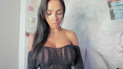 Snapshot of erikabeee1 chatting on July 22, 2026, 5:21 am Erikabeee online show from July 22, 2026, 5:21 am