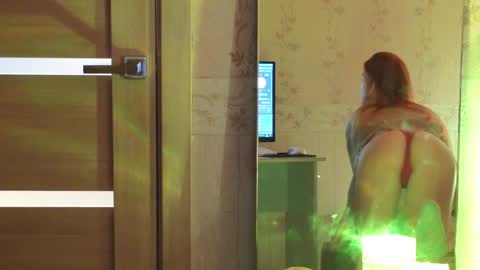 Snapshot of erikabrian chatting on December 21, 2024, 1:15 am erikabrian online show from December 21, 2024, 1:15 am