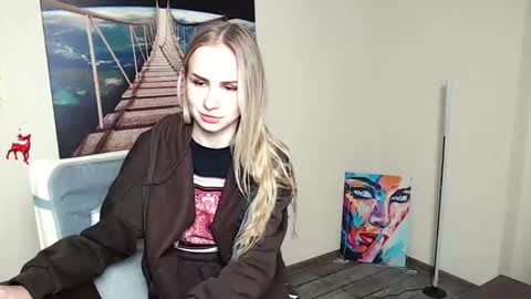 Snapshot of erikagavin chatting on January 5, 2026, 5:27 pm Erika online show from January 5, 2026, 5:27 pm