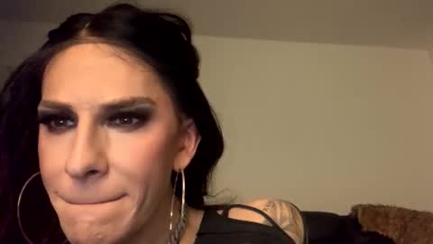 Snapshot of erikal0ve chatting on February 8, 2025, 12:28 pm Erika Love online show from February 8, 2025, 12:28 pm