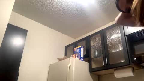 Snapshot of erikal0ve chatting on February 15, 2025, 9:38 am Erika Love online show from February 15, 2025, 9:38 am