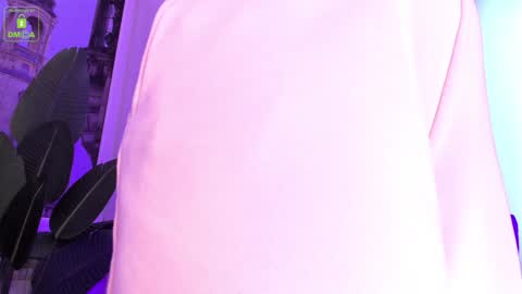 Snapshot of erikalustx chatting on December 4, 2025, 4:11 am Erika online show from December 4, 2025, 4:11 am