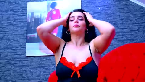 Erika online show from November 13, 2025, 2:49 pm