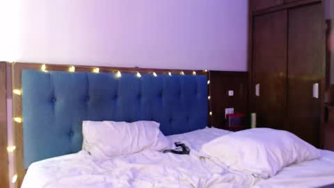 Erik  Bruce online show from October 9, 2025, 8:34 am