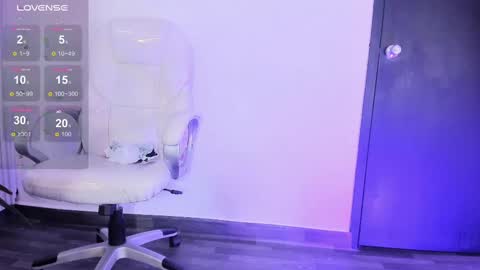 Eri  online show from September 20, 2025, 11:06 pm