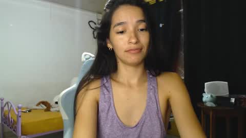erina_1 online show from February 7, 2025, 1:36 am