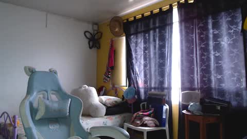 erina_1 online show from February 9, 2025, 4:50 pm