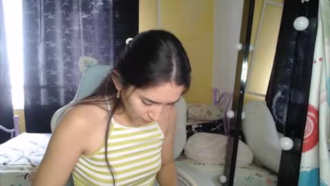 erina_1 online show from September 28, 2025, 4:12 pm