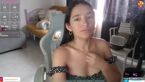 erina_1 online show from April 15, 2026, 5:31 pm
