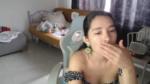 erina_1 online show from June 7, 2026, 6:22 pm