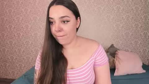 Snapshot of erinlanee chatting on March 10, 2025, 9:32 am Erin online show from March 10, 2025, 9:32 am