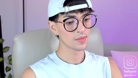   online show from November 28, 2025, 7:49 pm