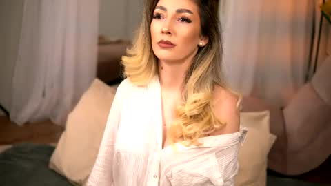Snapshot of erisvesper chatting on May 18, 2026, 3:13 am Eris online show from May 18, 2026, 3:13 am