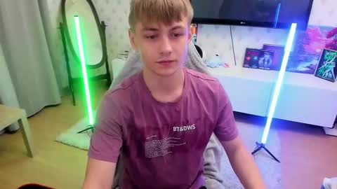 Max online show from September 19, 2025, 12:45 am