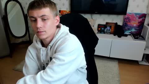 Max online show from November 9, 2025, 2:54 am