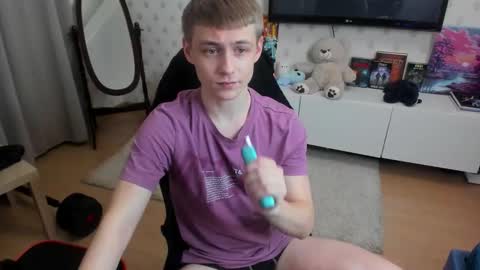 Max online show from November 18, 2025, 7:51 pm