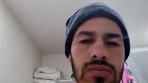 Snapshot of erny707 chatting on December 17, 2025, 6:19 am erny707 online show from December 17, 2025, 6:19 am