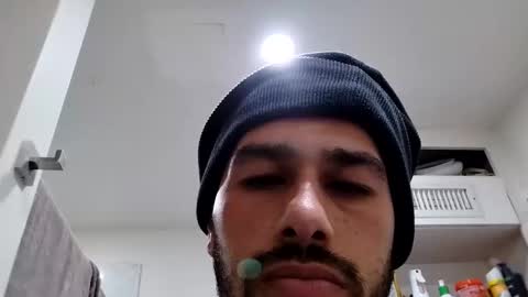 Snapshot of erny707 chatting on December 18, 2025, 5:35 am erny707 online show from December 18, 2025, 5:35 am