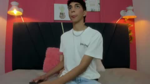 ero_boy40 online show from August 4, 2026, 1:14 pm