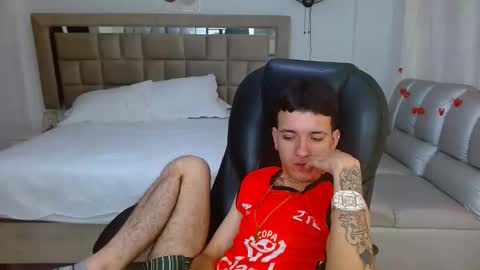 eroboyxox online show from February 21, 2026, 8:54 pm