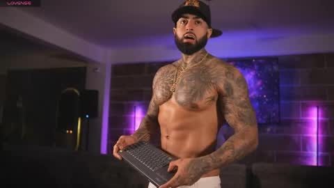 EROS DARK online show from April 1, 2026, 3:51 am