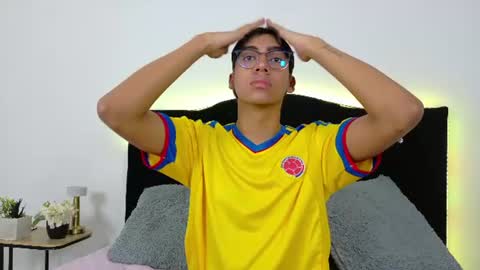 Snapshot of eros_lux1 chatting on June 19, 2026, 12:53 pm Eros Lux1 online show from June 19, 2026, 12:53 pm