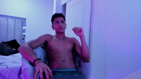 eros_wild online show from February 21, 2025, 3:01 am