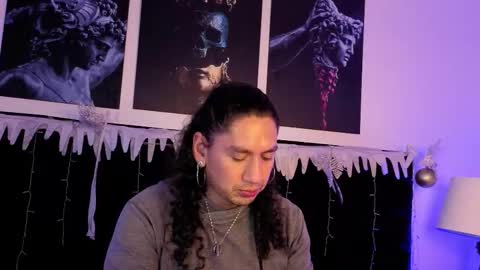 Snapshot of erosandvenus_ chatting on December 19, 2025, 8:05 pm eros y venus online show from December 19, 2025, 8:05 pm