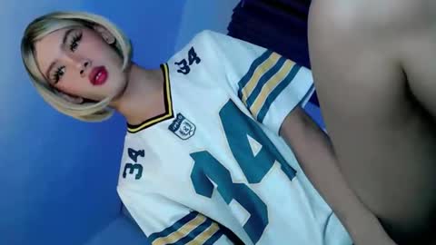 Snapshot of erotic_empress18 chatting on May 19, 2026, 11:22 pm erotic_empress18 online show from May 19, 2026, 11:22 pm