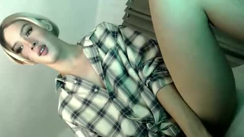 Snapshot of erotic_empress18 chatting on June 5, 2026, 8:03 pm erotic_empress18 online show from June 5, 2026, 8:03 pm