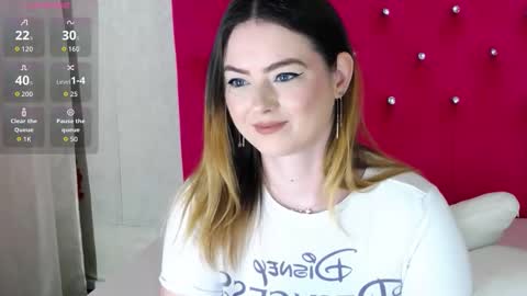 Erika online show from November 25, 2025, 5:29 am