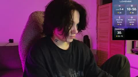 esajukyy online show from February 13, 2026, 1:51 pm