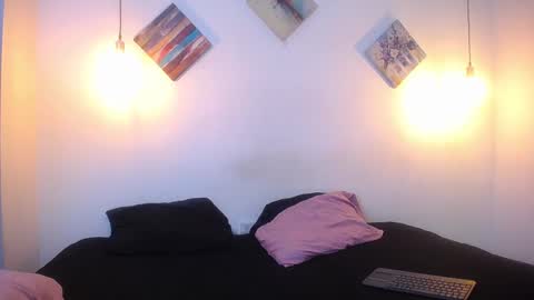 Scarlett online show from December 16, 2025, 3:22 am