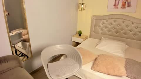 Snapshot of escarleth__ chatting on November 10, 2025, 12:37 pm Escarlet online show from November 10, 2025, 12:37 pm