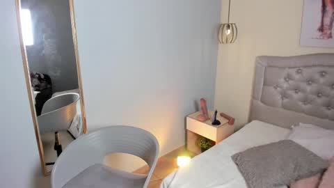 Snapshot of escarleth__ chatting on November 25, 2025, 12:49 pm Escarlet online show from November 25, 2025, 12:49 pm