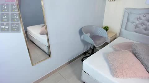 Escarlet online show from March 10, 2026, 11:37 am