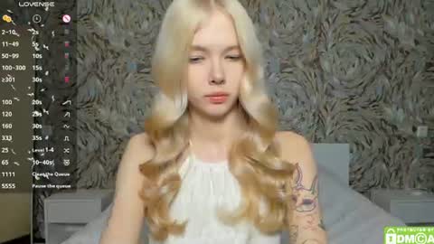 Snapshot of eshcka chatting on June 10, 2026, 5:28 am Megan and Brad online show from June 10, 2026, 5:28 am