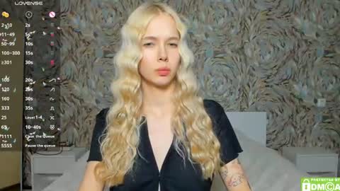 Snapshot of eshcka chatting on June 16, 2026, 5:26 pm Megan and Brad online show from June 16, 2026, 5:26 pm