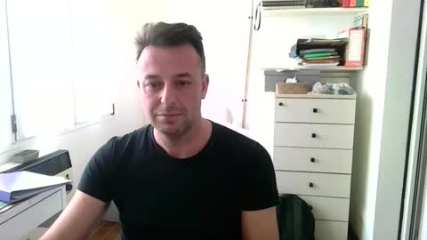 esibizionista 91 online show from May 8, 2026, 10:09 am