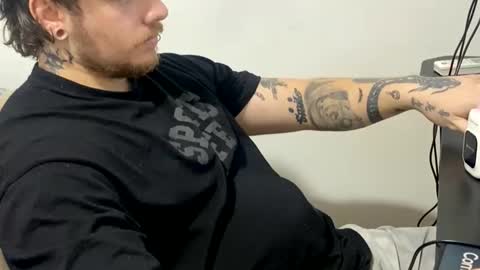 eskol212 online show from February 17, 2026, 7:31 pm