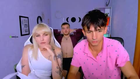 esma_shine online show from September 14, 2025, 3:05 am