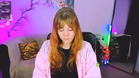 esma_shine online show from September 25, 2025, 10:02 pm