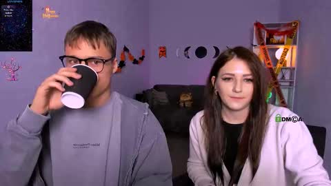 esma_shine online show from October 23, 2025, 7:45 pm