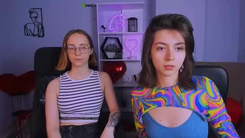 esma_shine online show from November 12, 2025, 1:11 pm