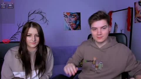 esma_shine online show from November 19, 2025, 8:20 pm