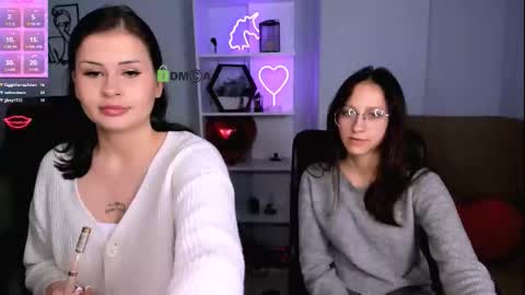 esma_shine online show from November 26, 2025, 8:21 pm