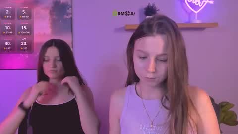 Snapshot of esme_moore_ chatting on December 5, 2025, 8:27 pm esme_moore_ online show from December 5, 2025, 8:27 pm